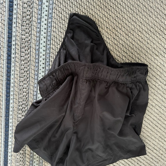 two pocket running shorts with build in underwear - Picture 2 of 5